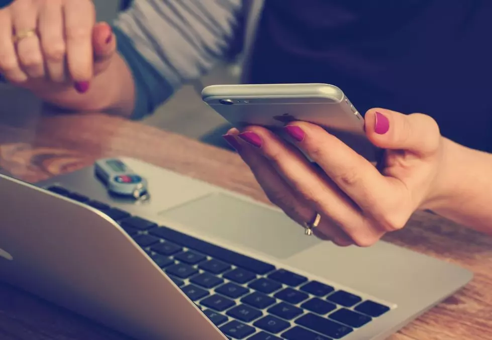 Louisiana Women Warned – That ‘Wrong Number’ Text Isn’t a Mistake