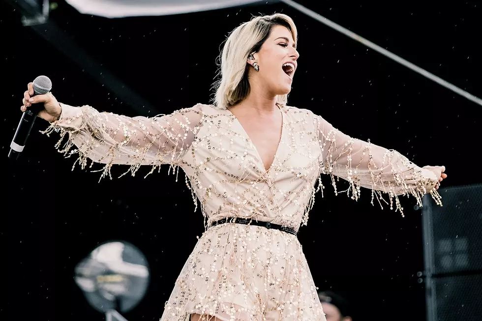 Cassadee Pope Joins Third Eye Blind in Nashville for ‘Losing a Whole Year’ [WATCH]